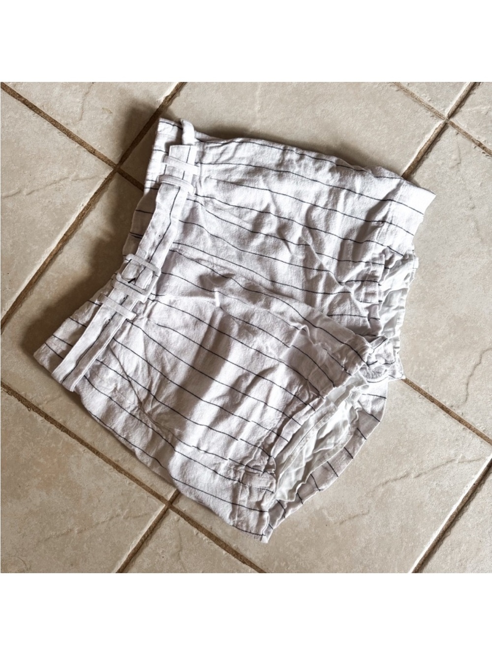Abercrombie & Fitch • Striped, Linen Shorts